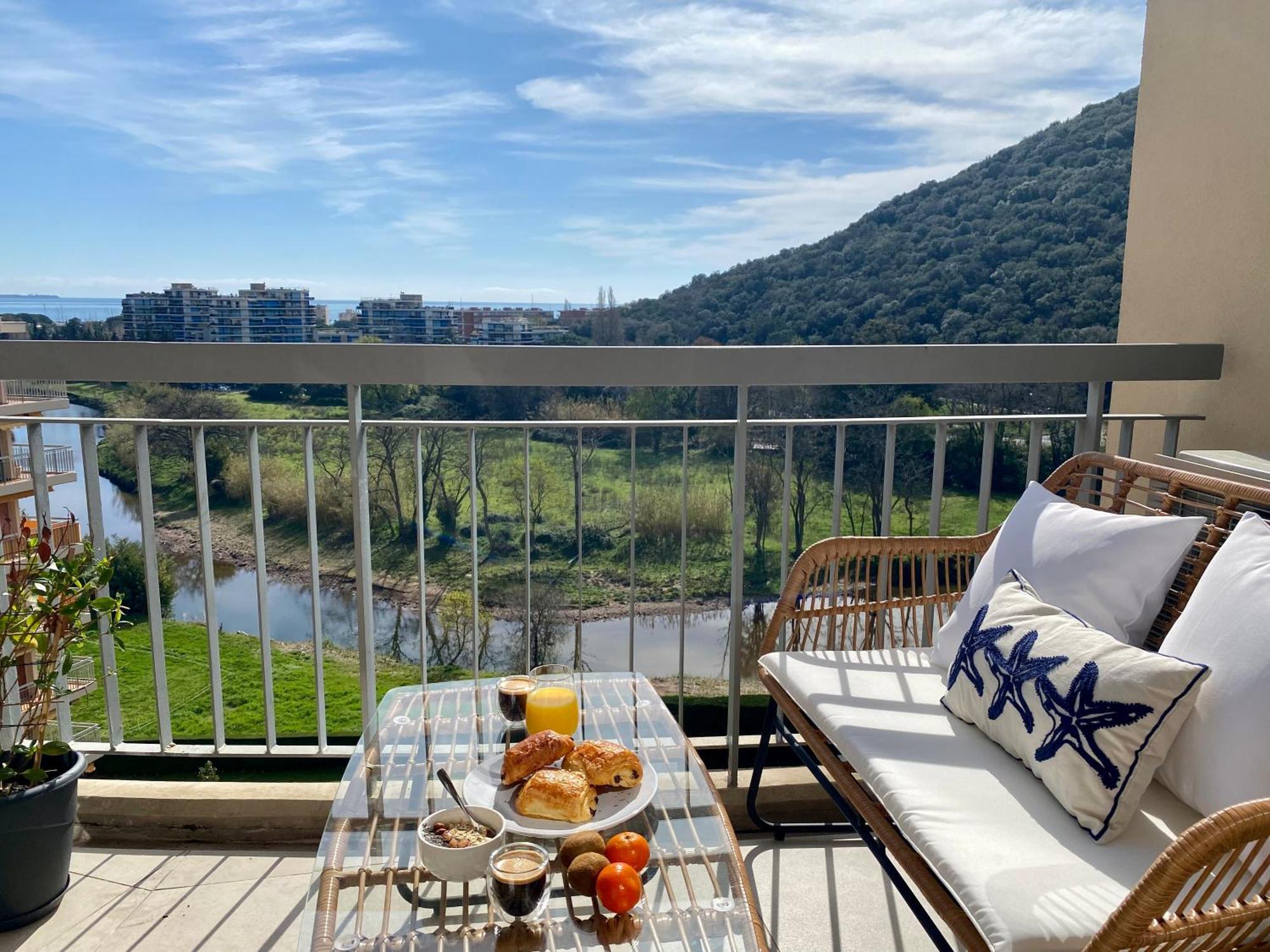 Appartement Luxe Vue Mer Et Collines Avec Piscine Mandelieu La Napoule Ngoại thất bức ảnh